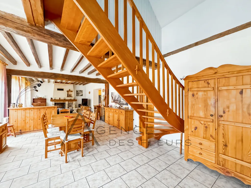 A vendre maison de 145 m² édifiée sur 2400 m² de terrain sur la commune de LE BEC THOMAS 27370
