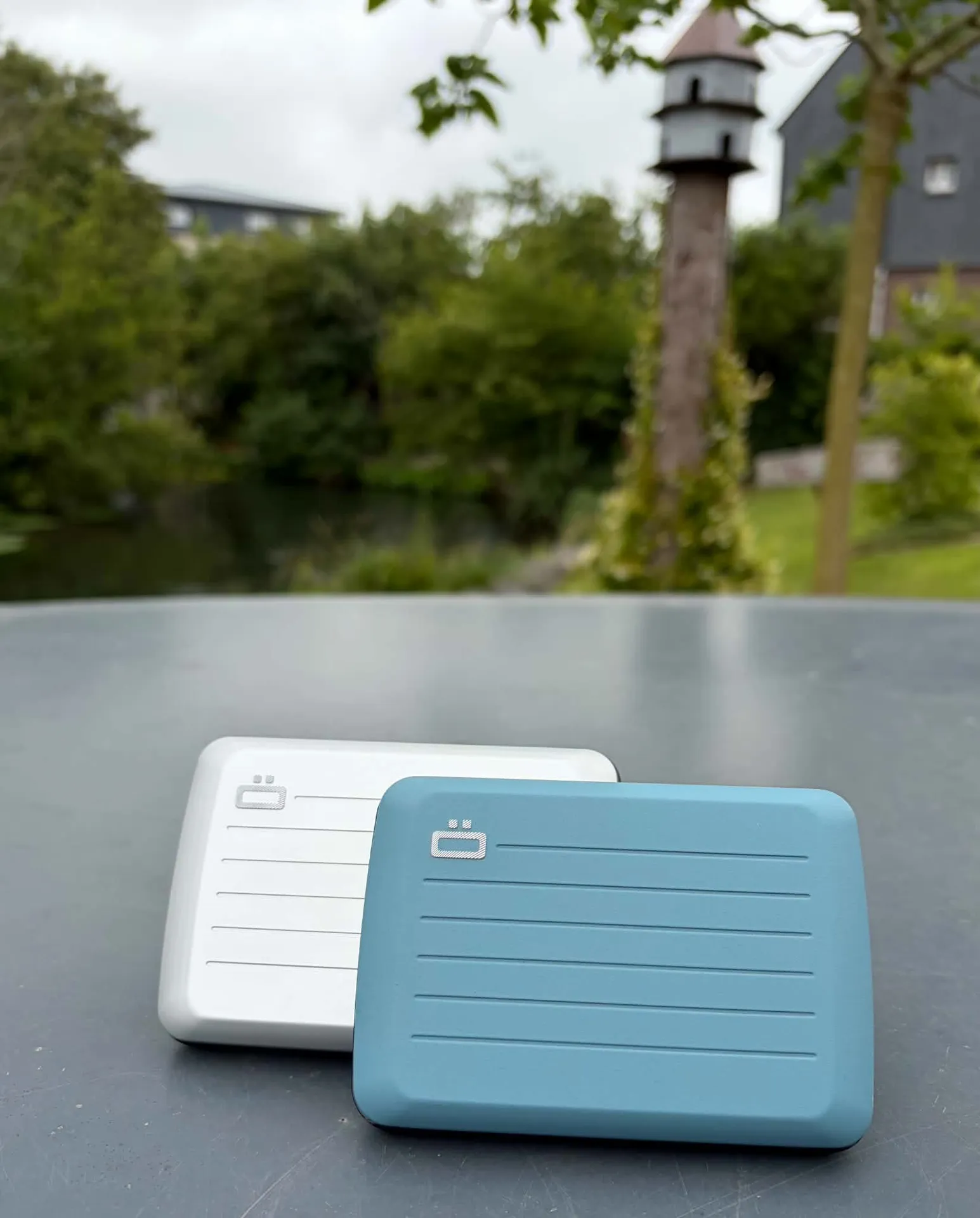 Porte-cartes aluminium Ögon Design chez Evasion à Eu