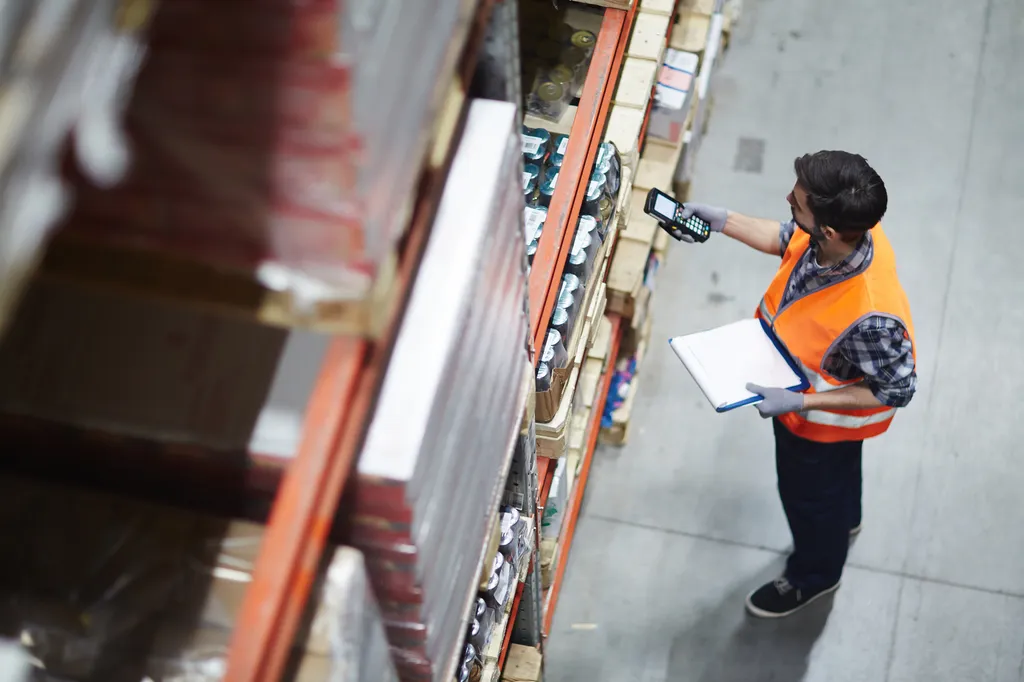Notre zone d'activité pour ce serviceEntrepôt pour stockage de marchandises Châteaurenard proche d'Avignon : dépotage et empotage de remorques et containers
