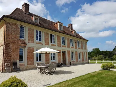 A vendre manoir de XVIIIéme à Lisieux 14100.