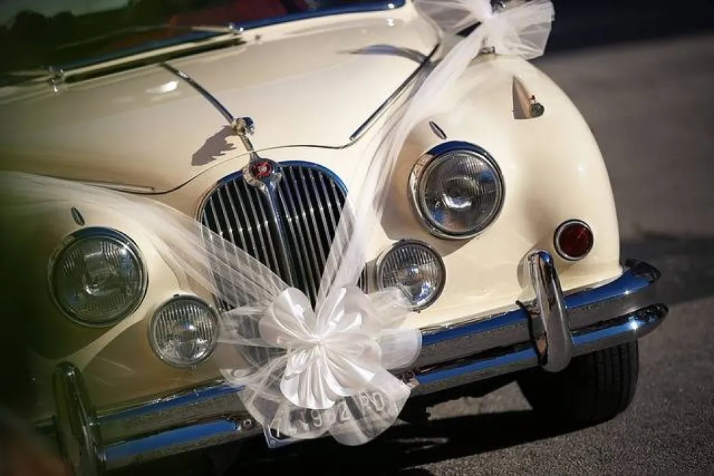 Où louer une voiture de mariage pas cher près de Marseille ?