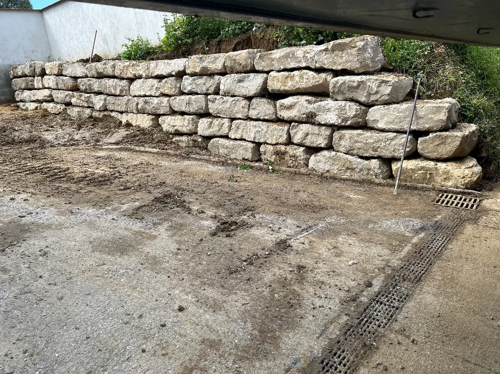 Entreprise de terrassement à Ambérieu-en-Bugey dans l'Ain : prix et devis pour un terrassement de 76 m2 chez un particulier