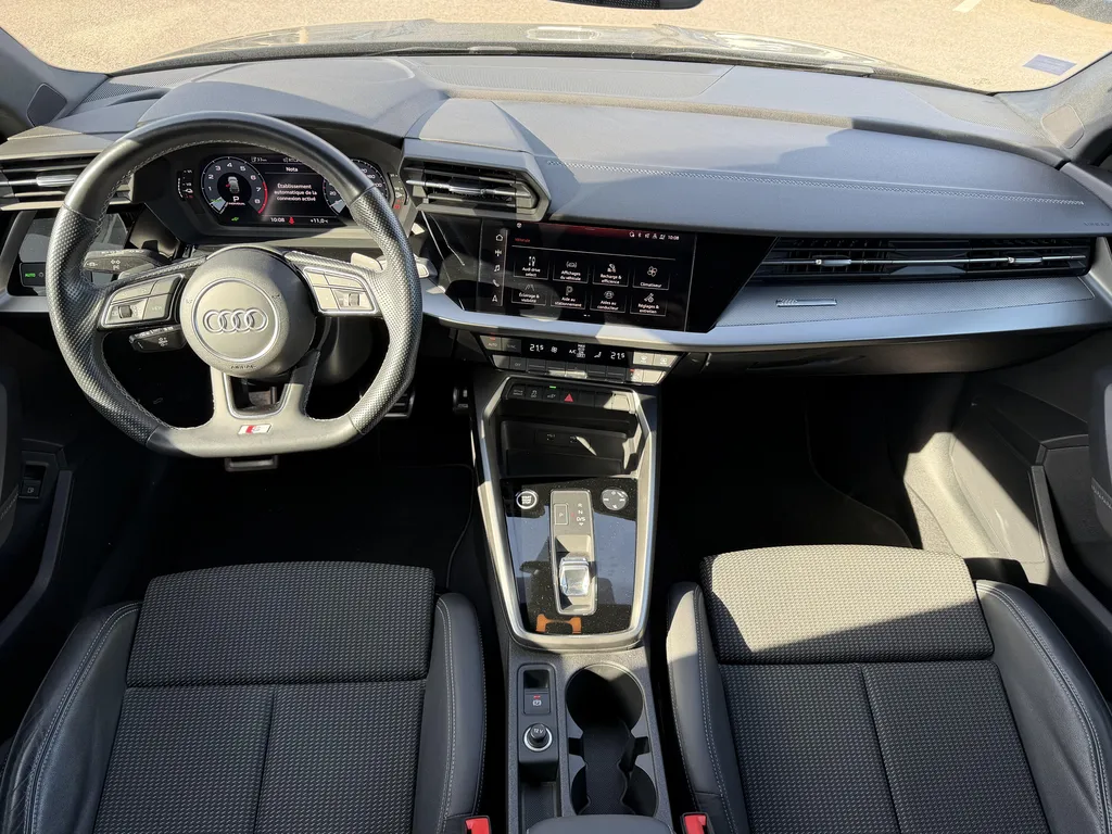 Achat voiture occasion Audi A3 Sportback hybride S Line disponible proche de Le Havre chez Caudebec Automobiles