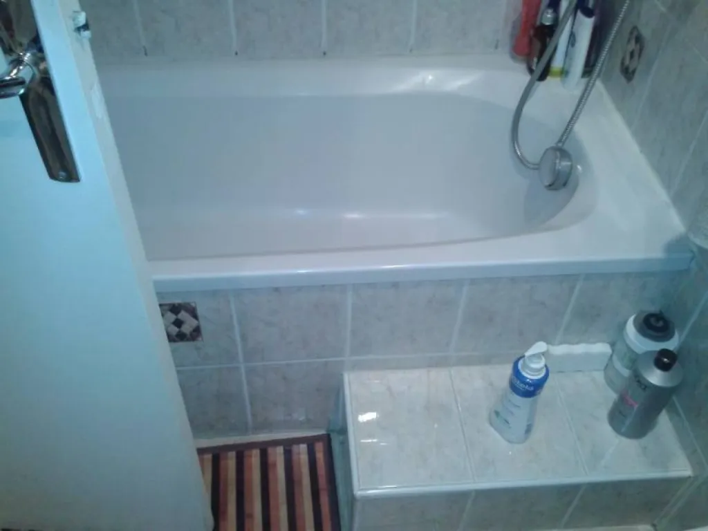 Installation d'une douche sécurisée DOUCHE MODUL'EAU chez un couple de séniors à Marseille 7ème arrondissement, Bouches du Rhône