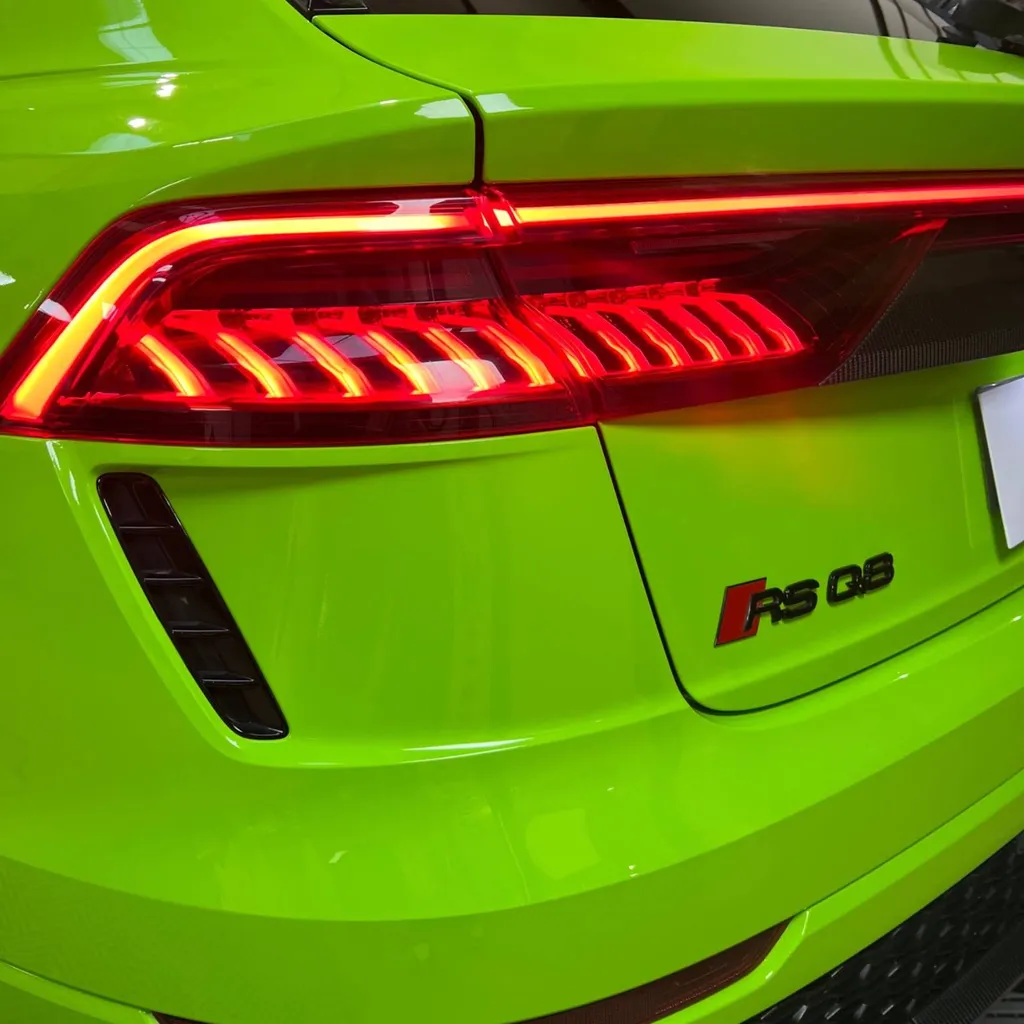 Covering Audi RSQ8