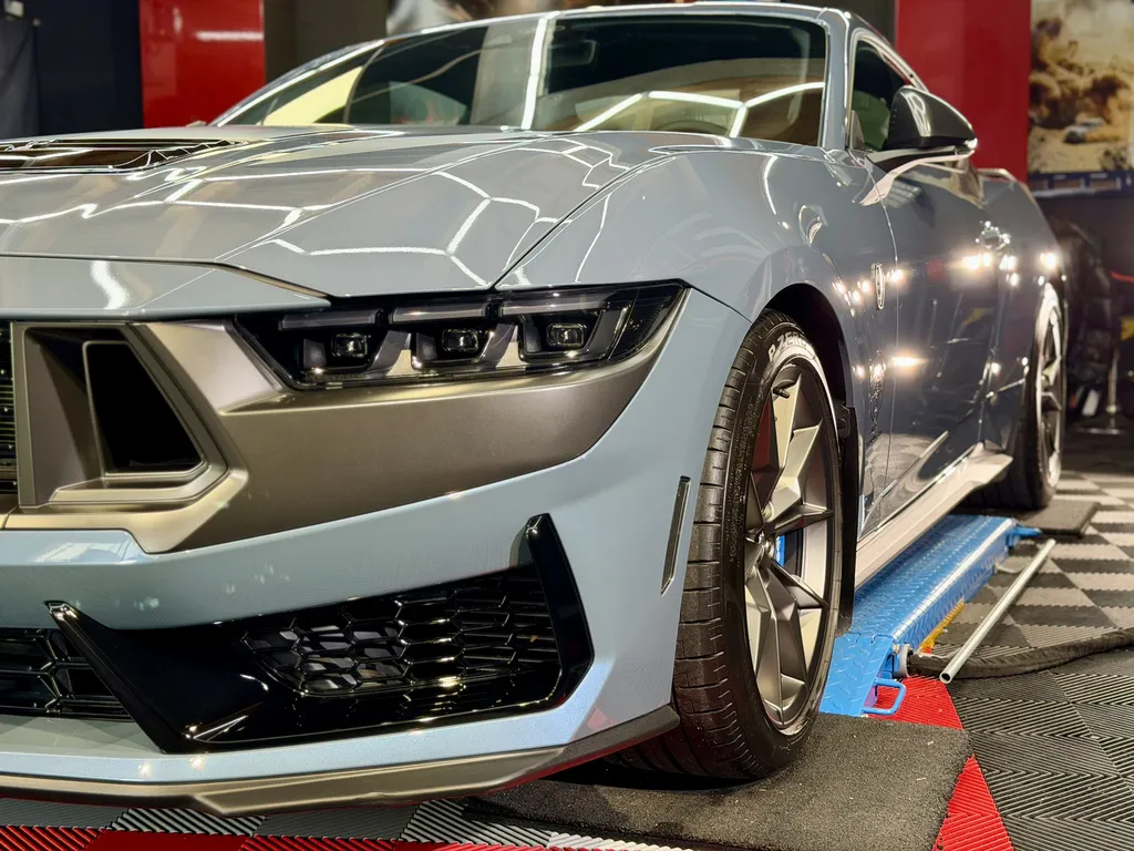 Traitement céramique voiture GYEON Infinite Ford Mustang à Lyon Vaugneray polissage et protection carrosserie haut de gamme