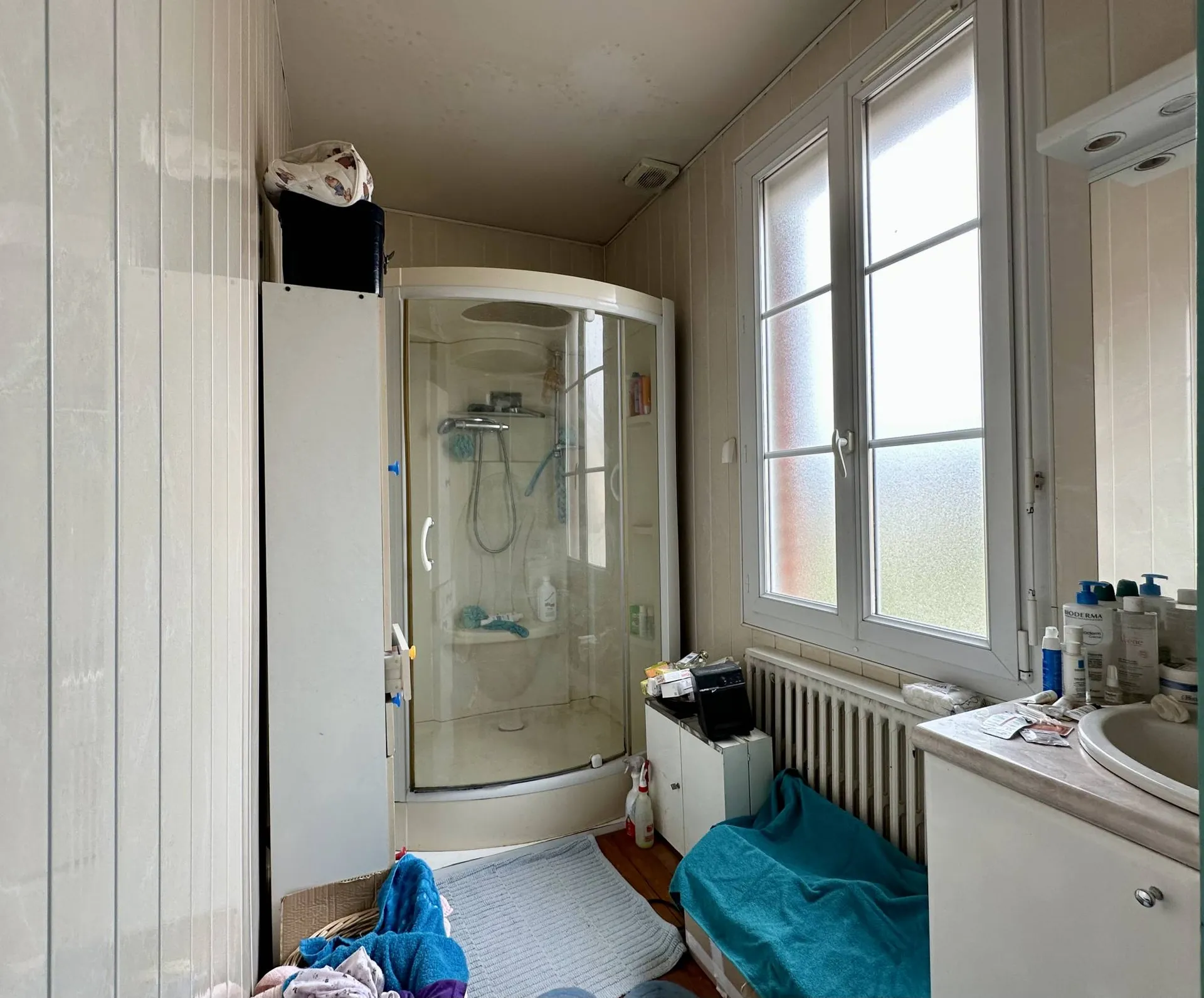 Vends maison en briques d'une surface de 80m² et son jardin de 400m².