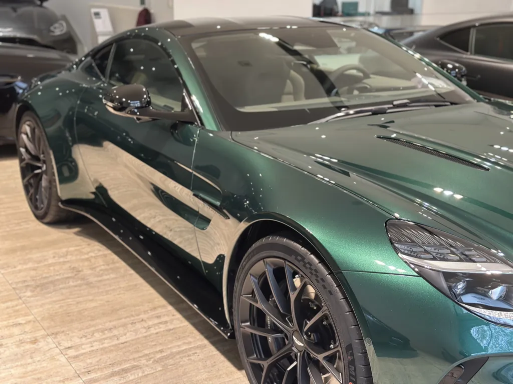 Film de protection PPF Aston Martin Vantage spécialiste de la protection carrosserie sur l’Ouest Lyonnais proche Tassin la demi lune 