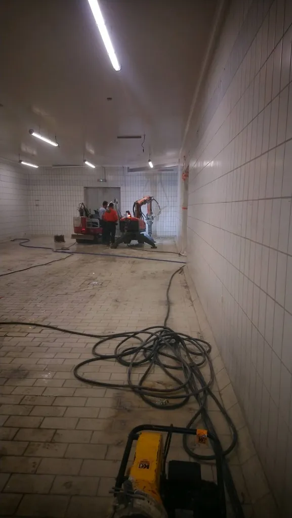 Robot de démolition électrique Brokk ⚡