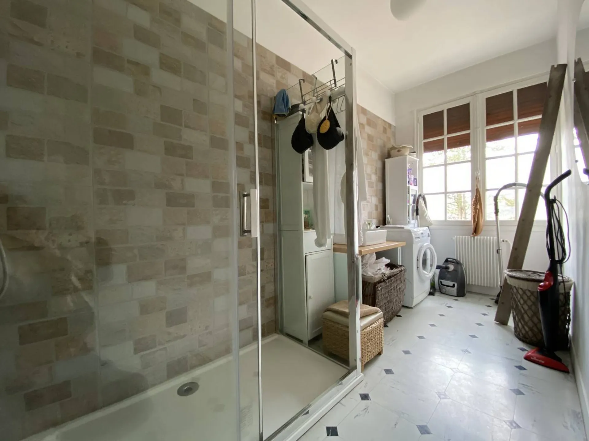 Achat propriété de charme avec beaucoup de chambres, grand terrain et pas isolée, Somme 80.