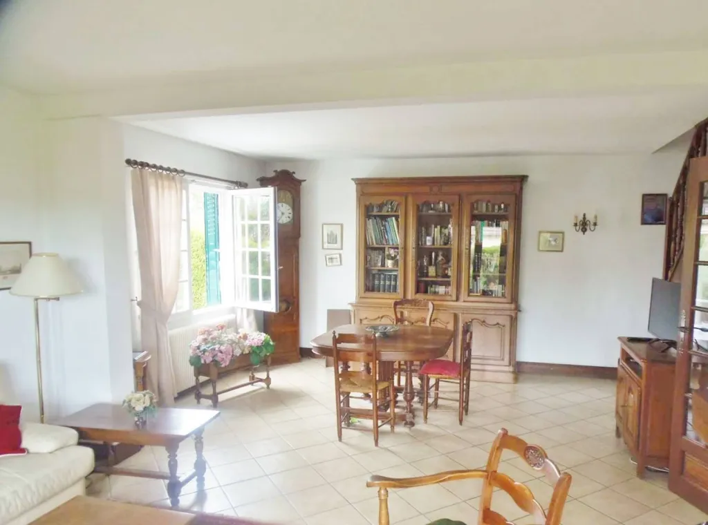 Vends pavillon à étage commodités au rdc proche commerces à criquebeuf sur seine 27