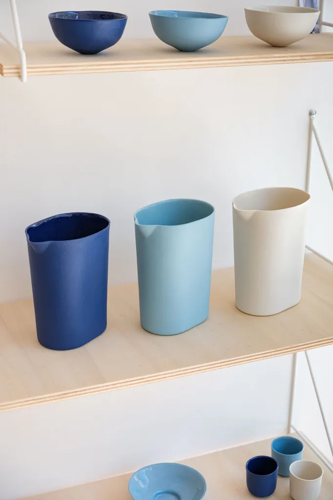 Broc Vase#https://www.elisabethhardy.eu/details-vase+broc+ss25+un+vase+en+porcelaine+artisanale+pour+sublimer+la+decoration+de+table+a+aix-en-provence+proche+bouc-bel-air-39