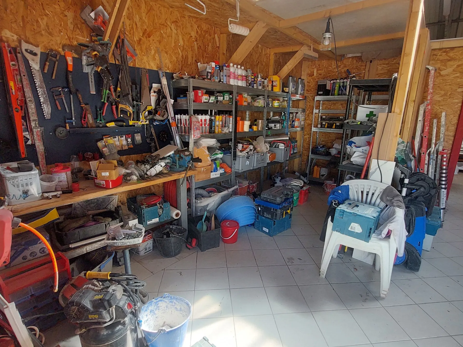 Atelier de Renov Habitat 83, entreprise du batiment à Cuers dans le Var