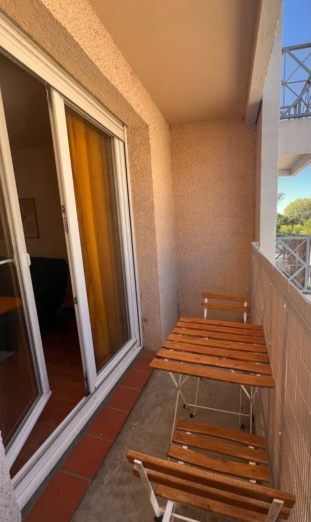 Joli studio avec balcon meublé TOULOUSE SAINT MICHEL 