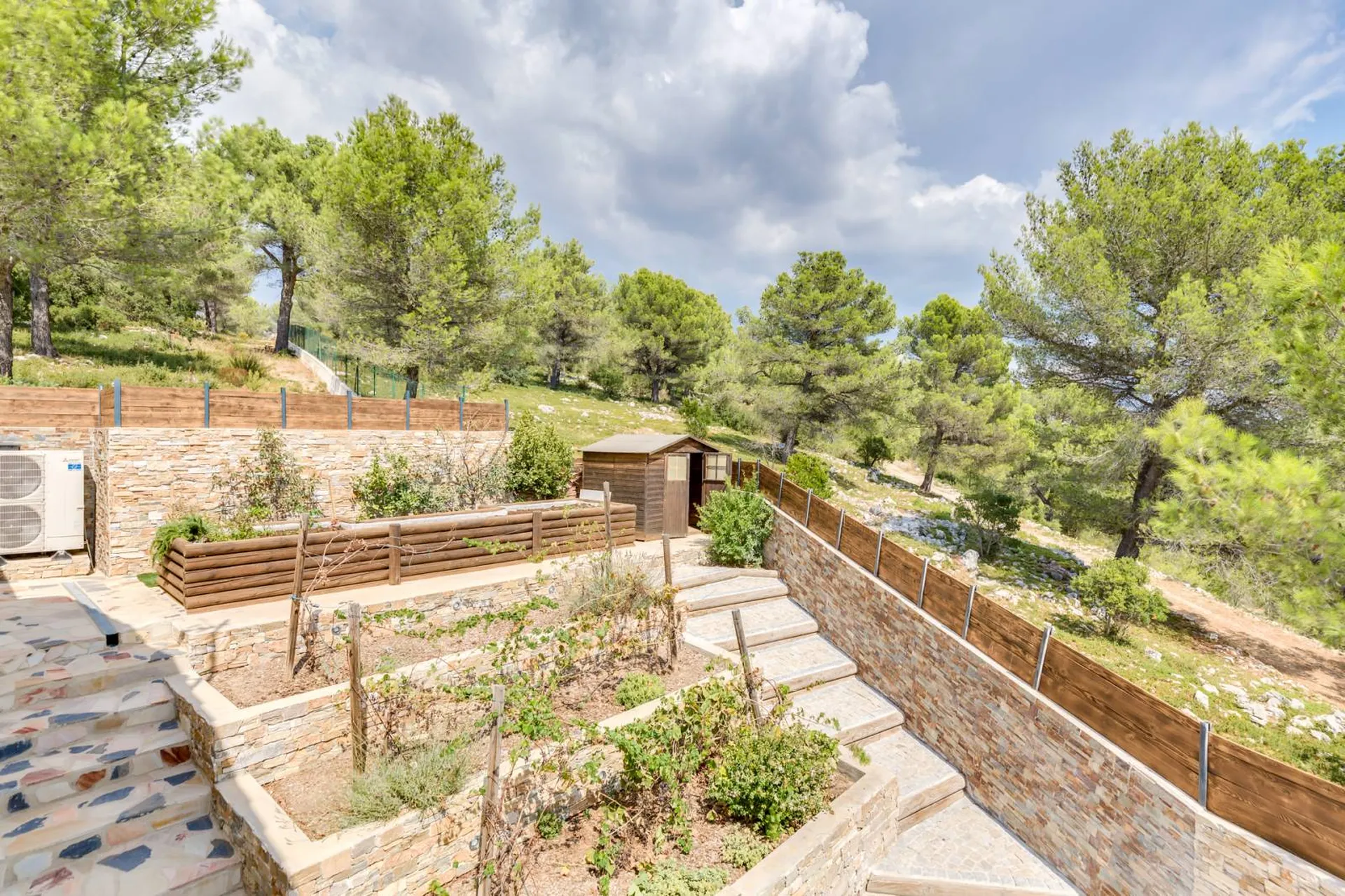 Maison de standing Carnoux en Provence  prestations haut de gamme