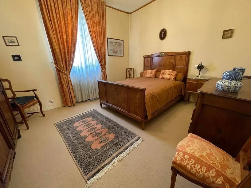 A saisir magnifique maison bourgeoise de 275 m² édifiée sur un terrain de 1119 m²