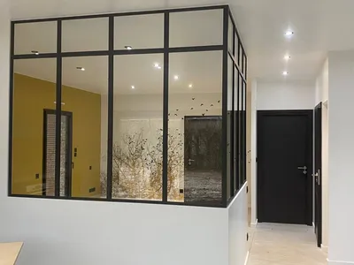 Coût global pour peinture projection Airless blanche et pose de papier peint à Elbeuf près de Bourg-Achard