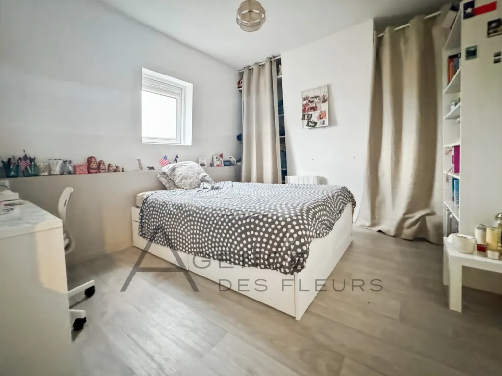 A vendre, maison bourgeoise de 155 m² sur un terrain d'environ 410 m² située à Oissel