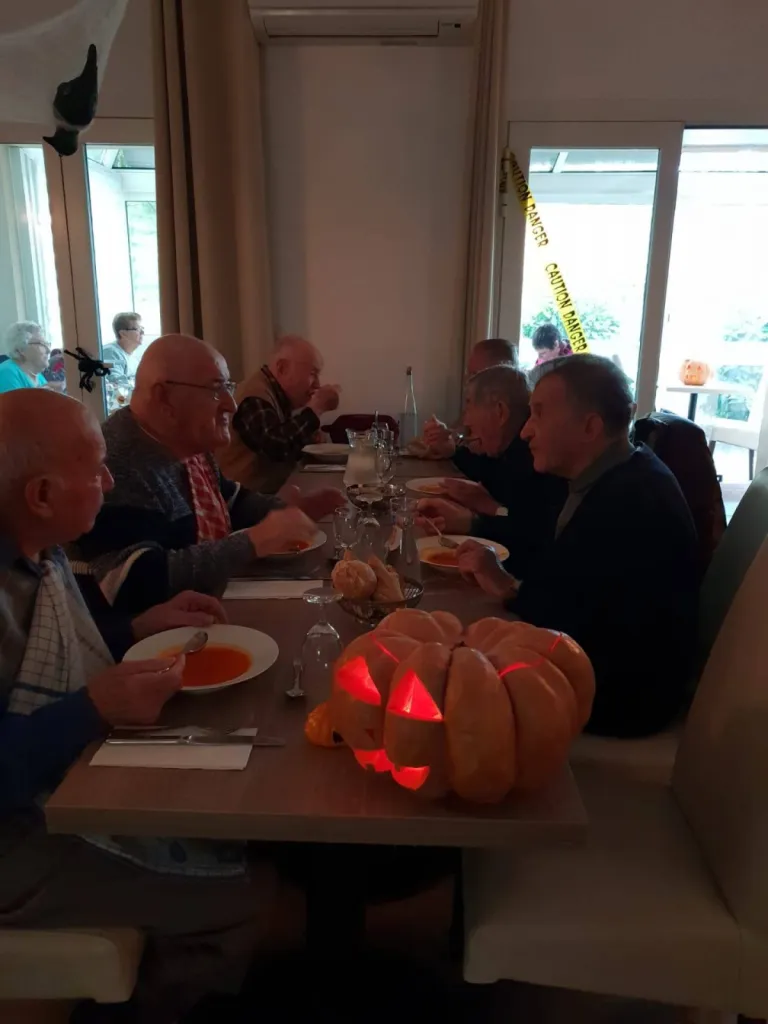 Découvrez notre repas spécial Halloween préparé par les chefs de notre résidence pour seniors à Marsillargues proche de Montpellier