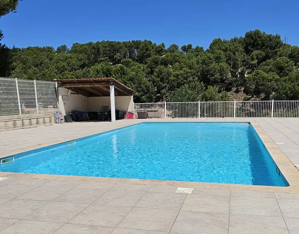 Plein sud joli Type 4 de 84 m² à vendre à Roquefort la Bédoule