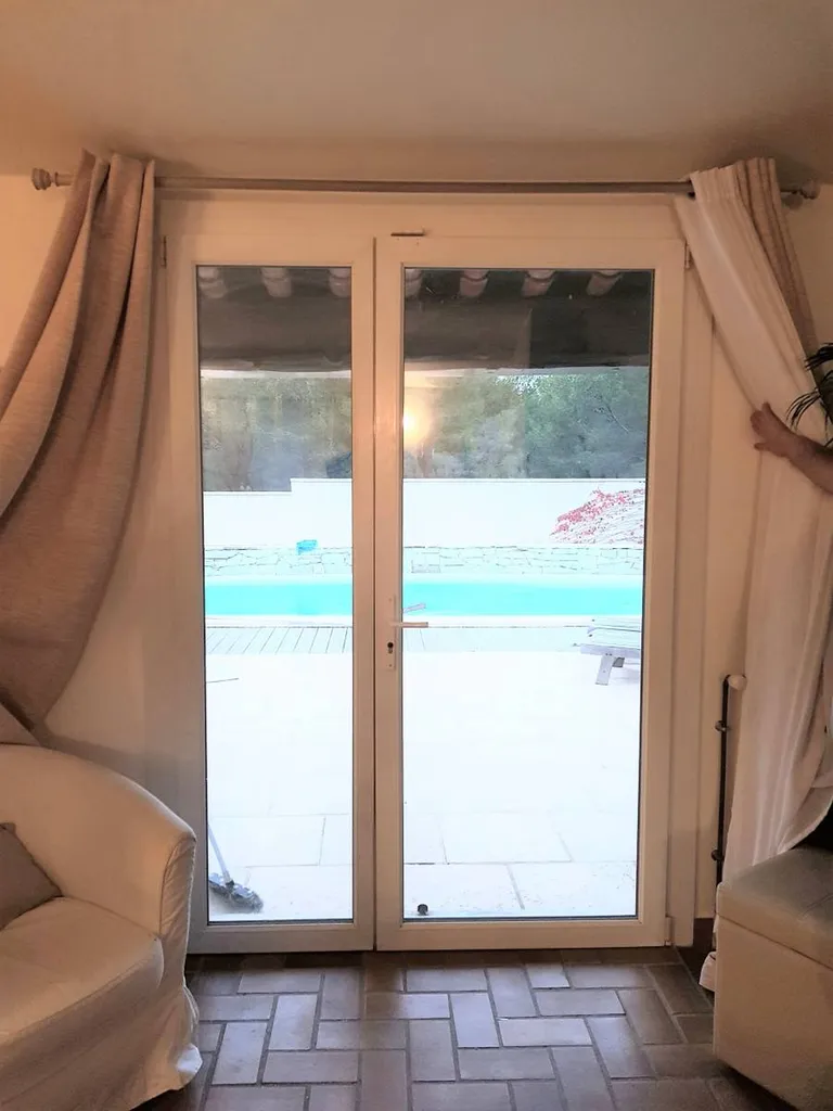 Augmenter l'apport en lumière grâce à une baie à galandage à Vitrolles