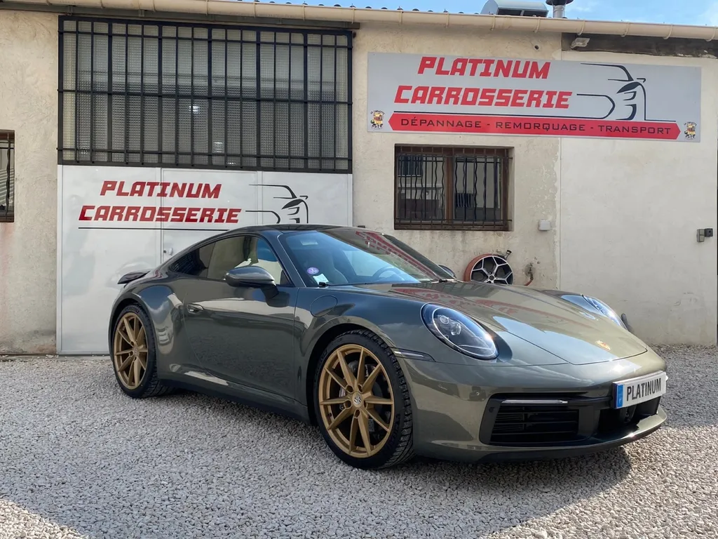 Réparation Carrosserie Porsche 992 Carrera Aubagne 13400 avec franchise offerte à Carnoux en Provence Platinum Carrosserie 