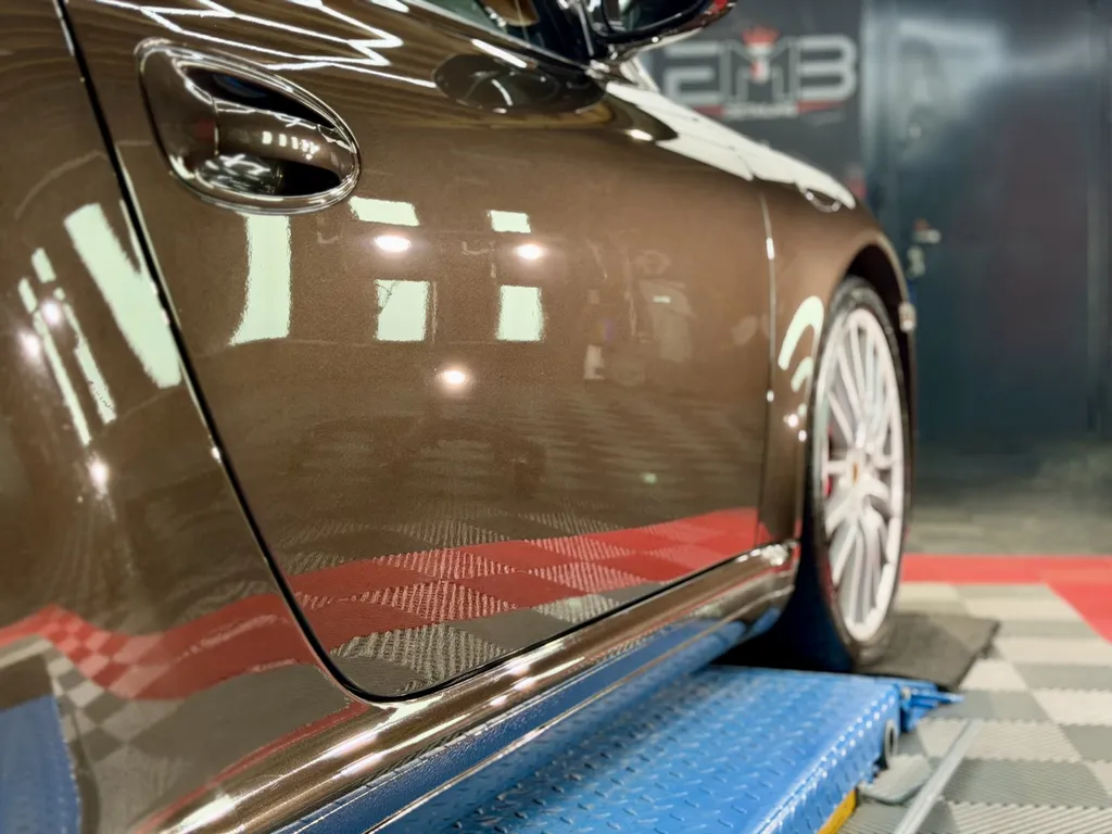 Traitement céramique Porsche 997 Cabriolet à Vaugneray – Detailing haut de gamme pour passionnés Porsche près de Lyon
