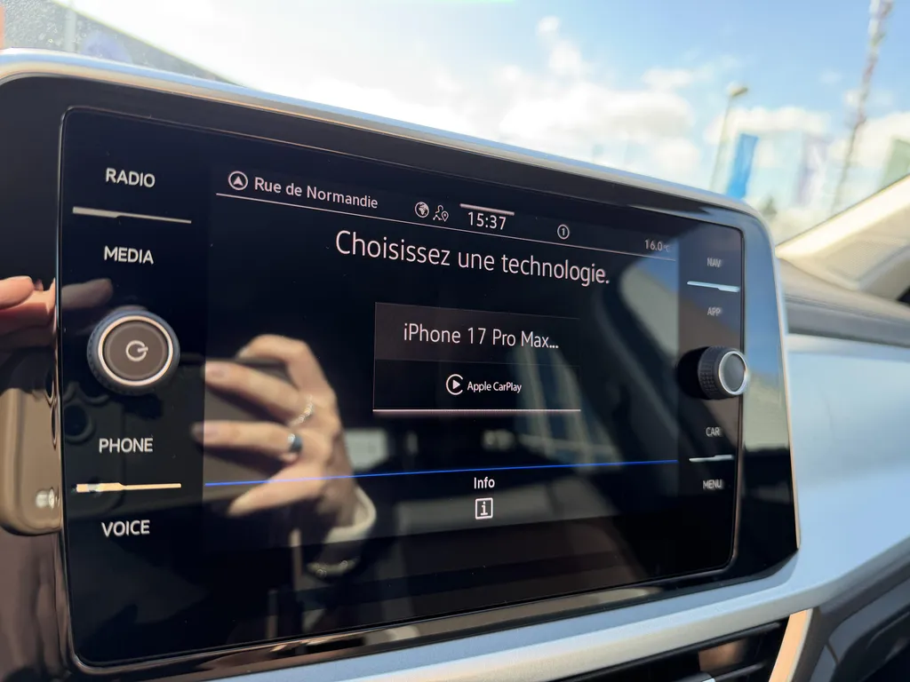 Achat voiture occasion aux environs de Rouen : découvrez notre Volkswagen T-Roc d'occasion récent disponible chez Caudebec Automobiles