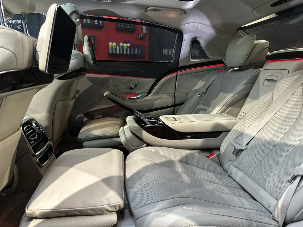 polissage carrosserie DETAILING traitement céramique lyon Mercedes Maybach