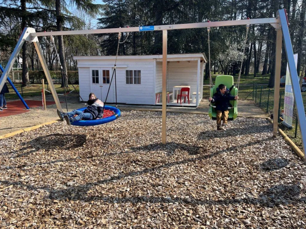Aire de jeux inclusive près de Villeurbanne