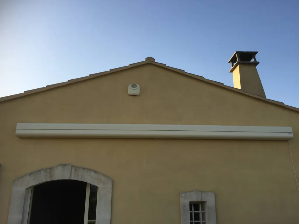 Pose de plusieurs stores bannes sur une terrasse à Cavaillon