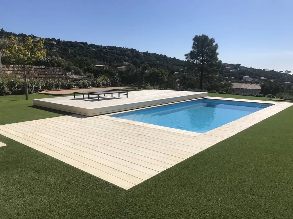 piscine avec terrasse bois mobile alkira et alliance piscines toulon