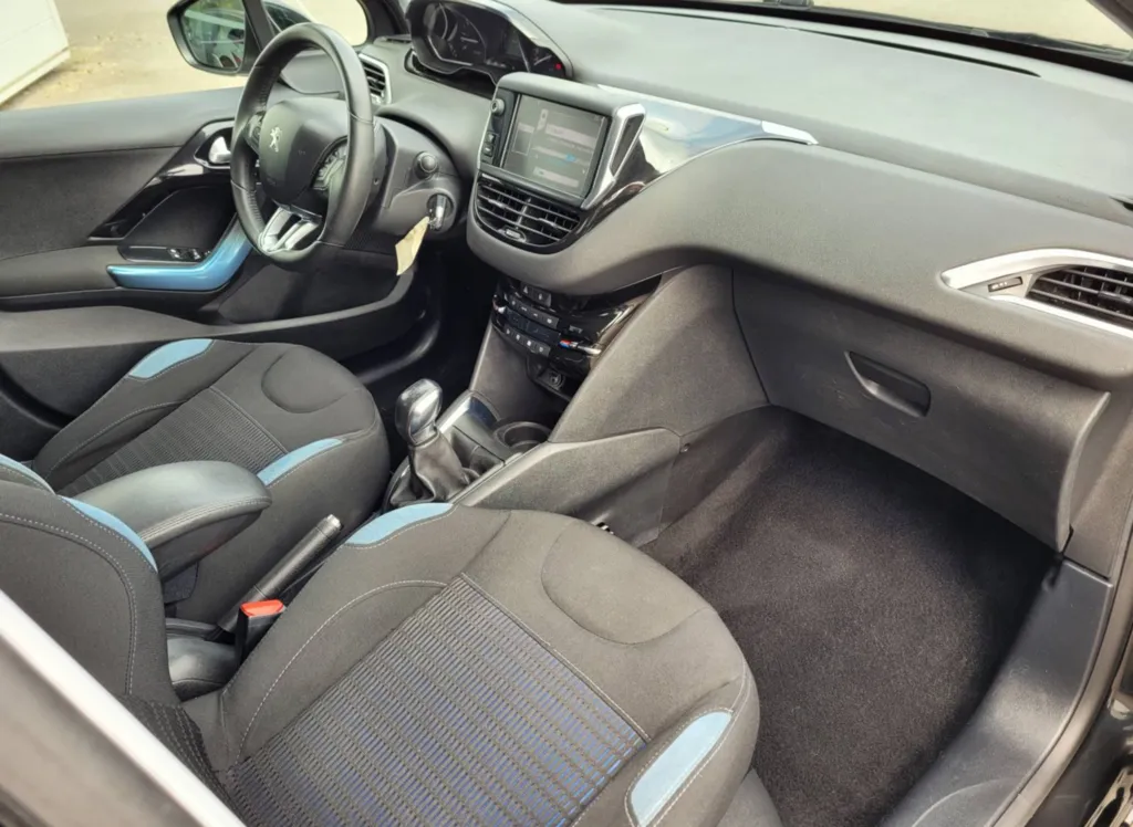 Peugeot 208 Allure 1.6 VTI 120cv occasion à Plaisance du Touch près de Tournefeuille