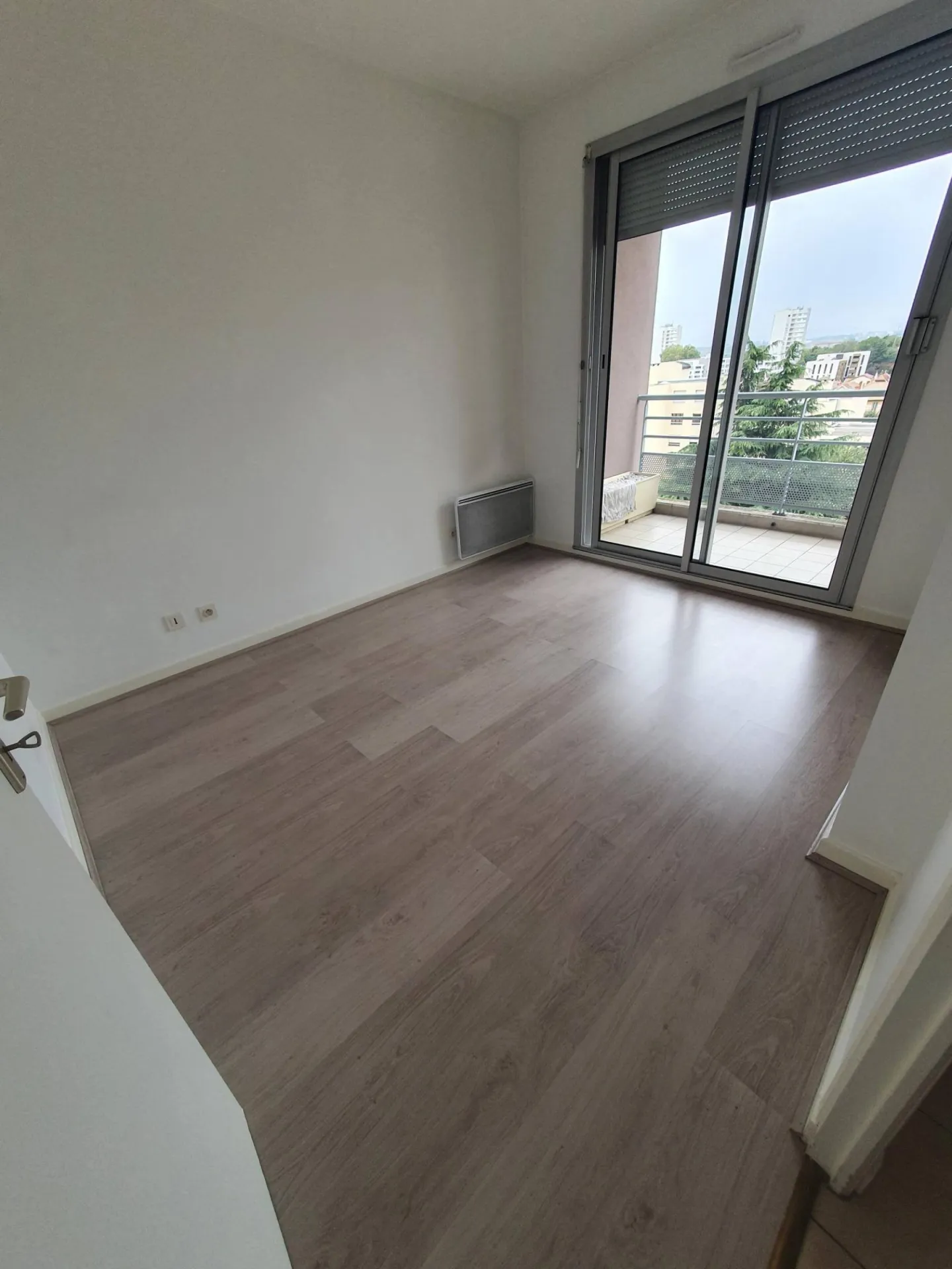 louer un appartement avec terrasse dans le centre de Bron