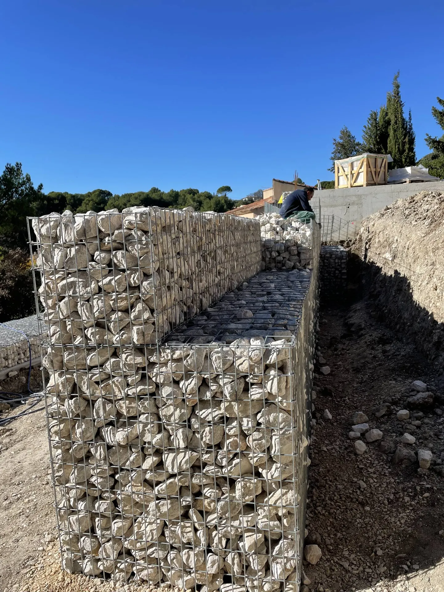 montage d'un mur de soutènement
