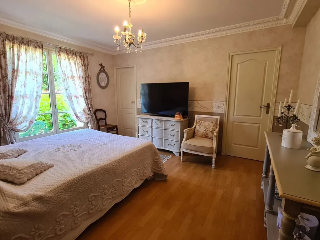 Magnifique maison à vendre à Ecommoy avec 4 chambres, piscine et Garage