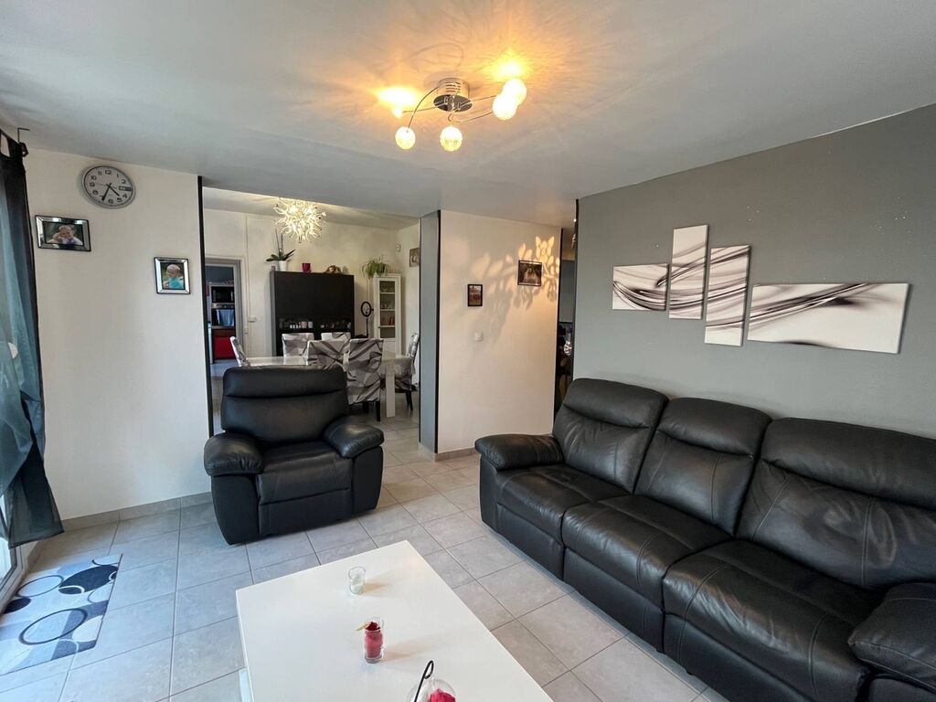 A vendre, maison en bon état général, située au Trait à proximité des commerces