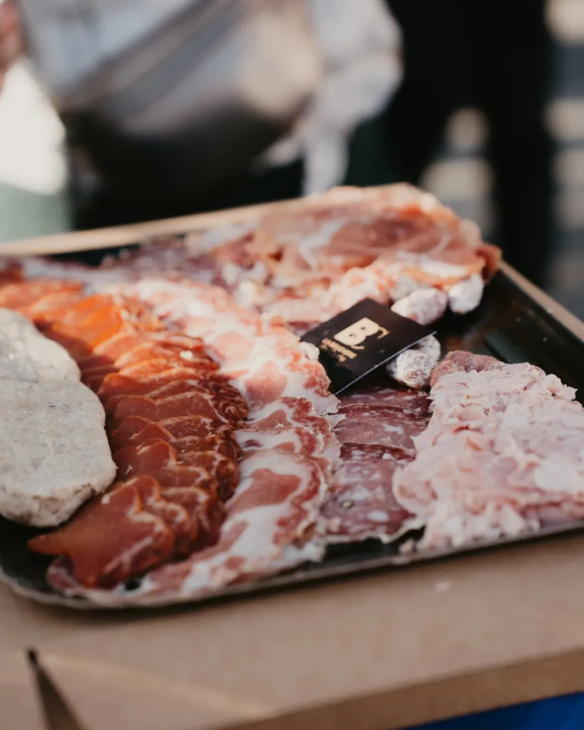 Apéro et partage : découvrez nos 4 plateaux de charcuterie à commander à Toulouse à la Boucherie des Copains. Apéro et partage : découvrez nos 4 plateaux de charcuterie à commander à Toulouse à la Boucherie des Copains.