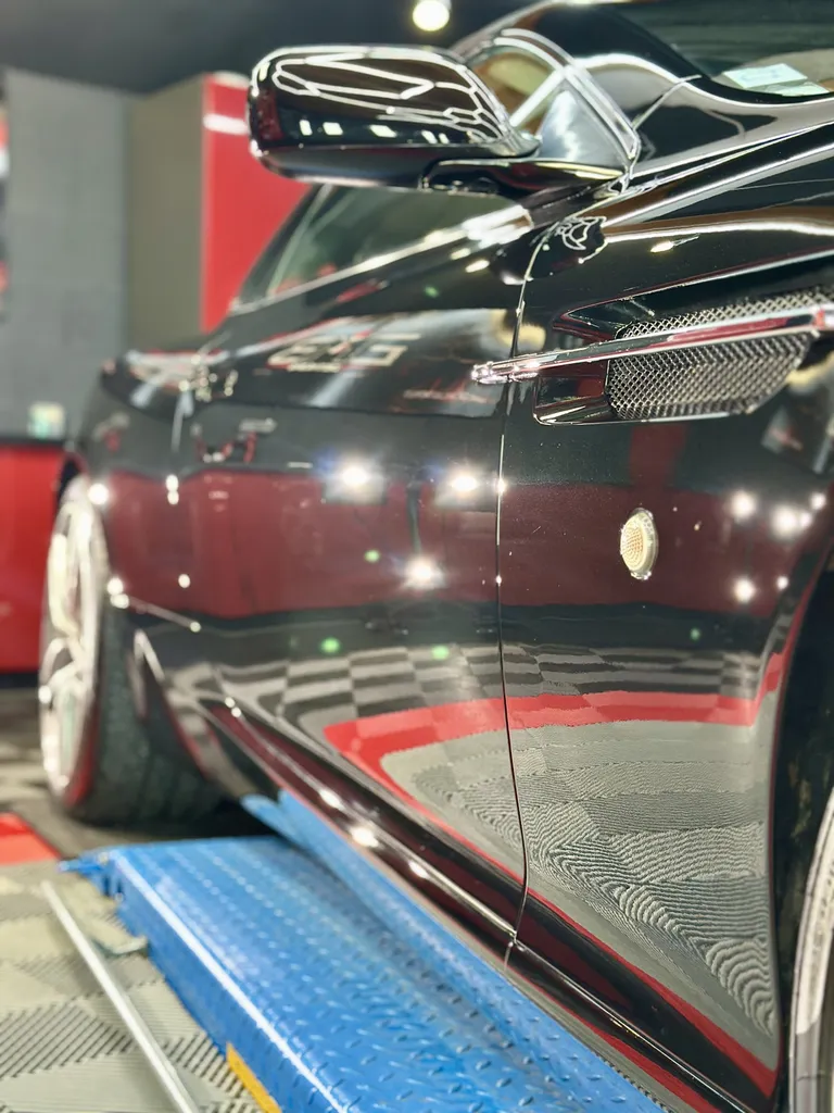 rénovation carrosserie protection PPF traitement céramique lyon Aston Martin DB9 Volante 