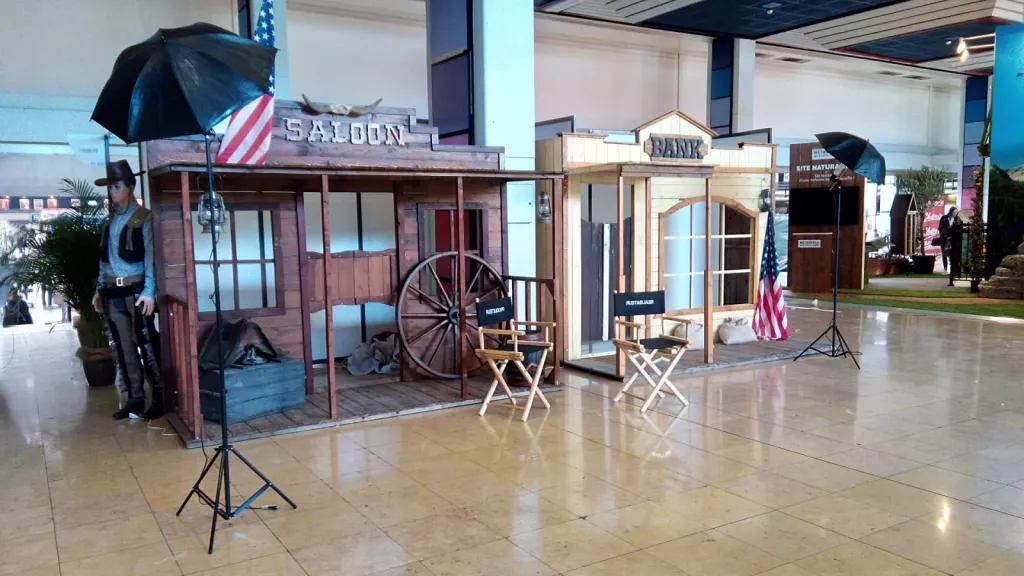 Nos décors réalistes rappellent le Far West, les légendaires duels de cowboys à Hyères près de Toulon