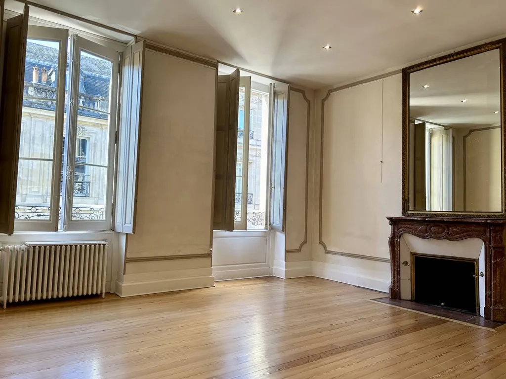 A LOUER APPARTEMENT ANCIEN 94M2 BORDEAUX CENTRE JARDIN PUBLIC