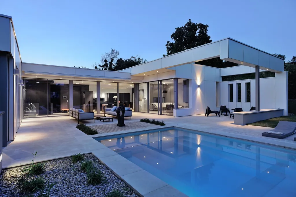 Rénovation ou construction, vous optez pour de la menuiserie ultra fine et design sur Martigues et Istres