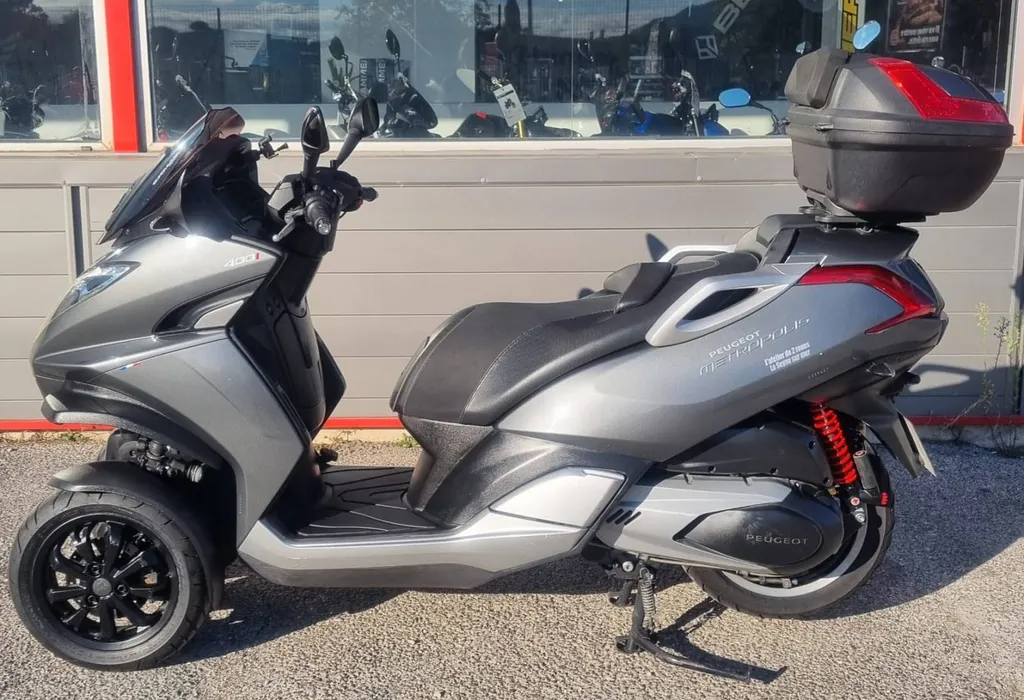 PEUGEOT METROPOLIS 400 DU 03/2015 AVEC 32650 KM.