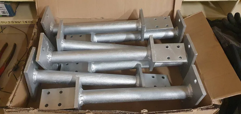 petite serie de pieces metalliques à bordeaux