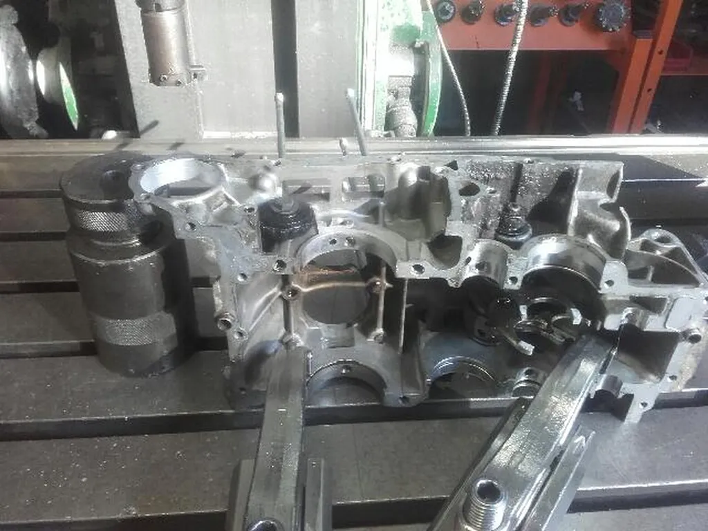 REFECTION MOTEUR HONDA CB 125 K5 LA SEYNE SUR MER