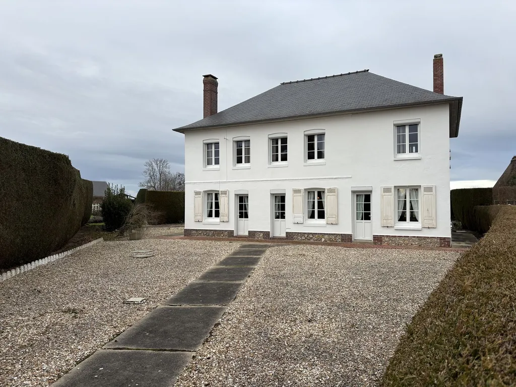 A vendre Belle propriété de caractère d'environ 150m² – ancien corps de ferme entretenu avec soin édifiée sur un terrain d'environ 2000m²