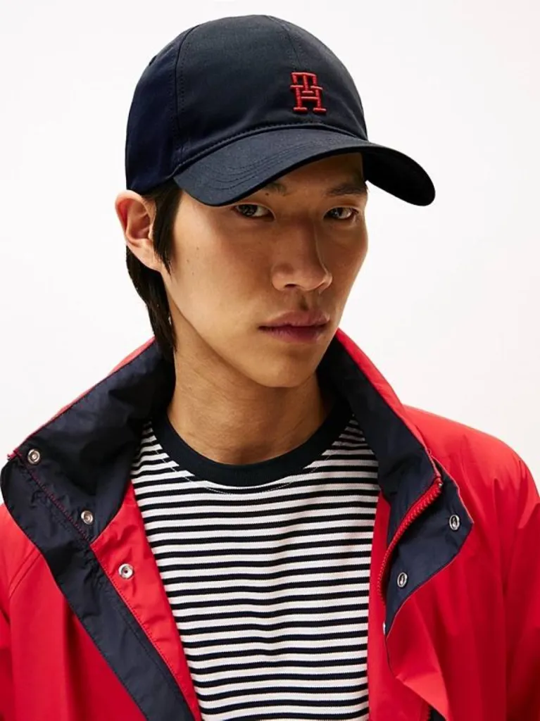 Casquette Tommy Hilfiger Monogramme TH : La Touche Finale Iconique Chez Urban Chic Dieppe