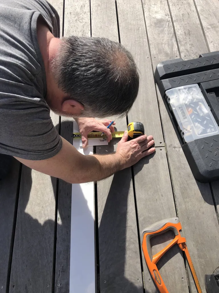 Pose de tringles à rideaux haut de gamme de la marque Artline à Lyon 6