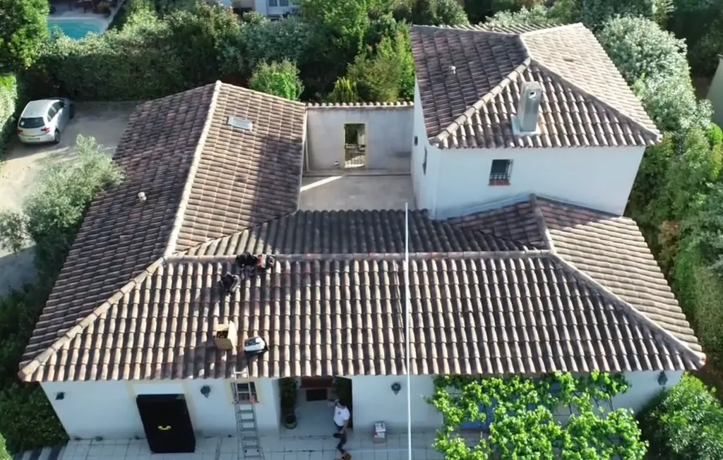 Maximisez vos gains avec Solaire Impulsion : installation solaire de 3,5 kWc à Bouc-Bel-Air avec des panneaux Dualsun de Marseille et Micro onduleur Enphase