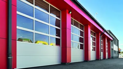 porte sectionnelle alu 40mm pour local industriel Marseille